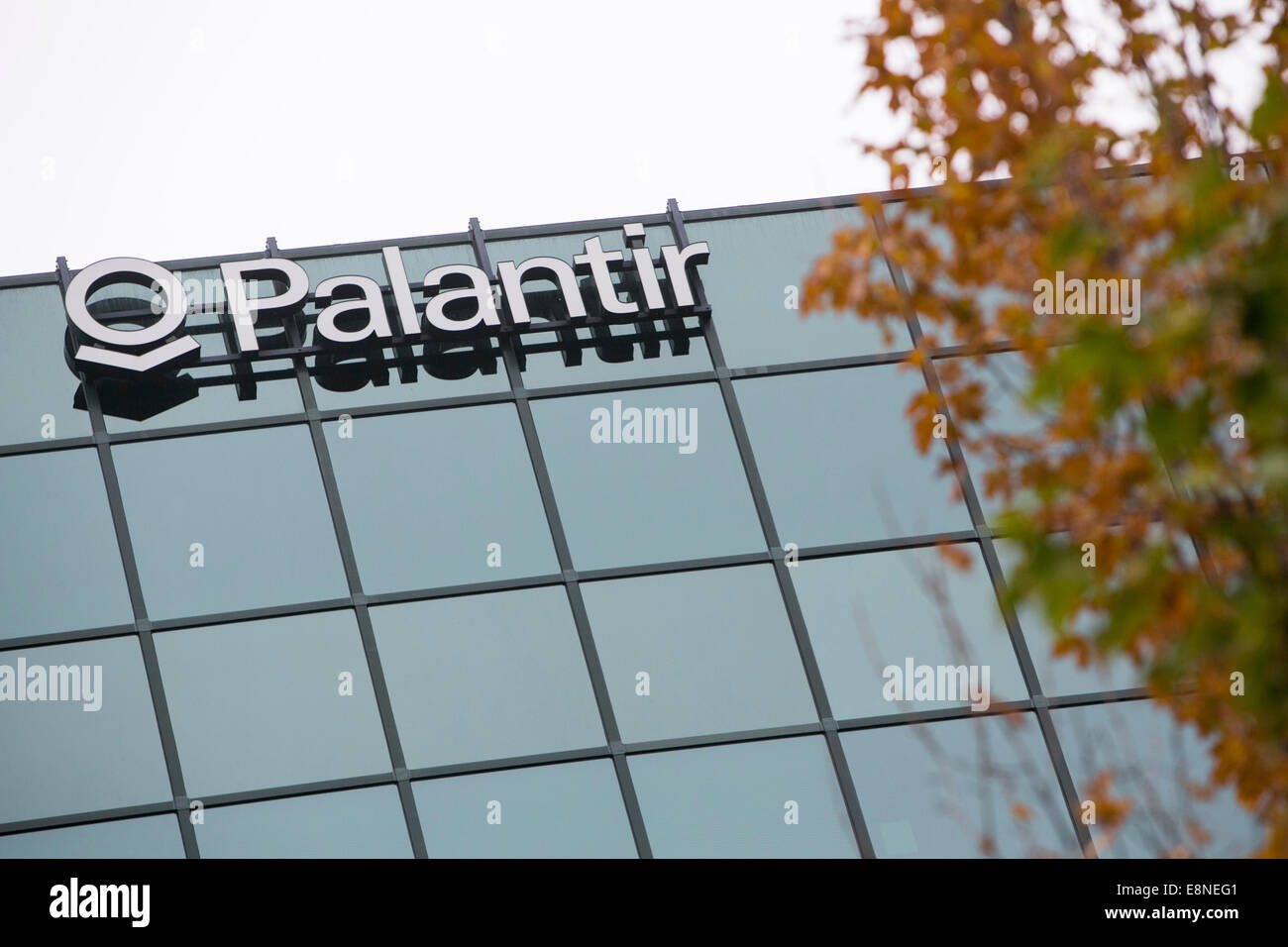 Ein Bürogebäude von Technologieunternehmen Palantir in McLean, Virginia am 11. Oktober 2014 besetzt. Stockfoto