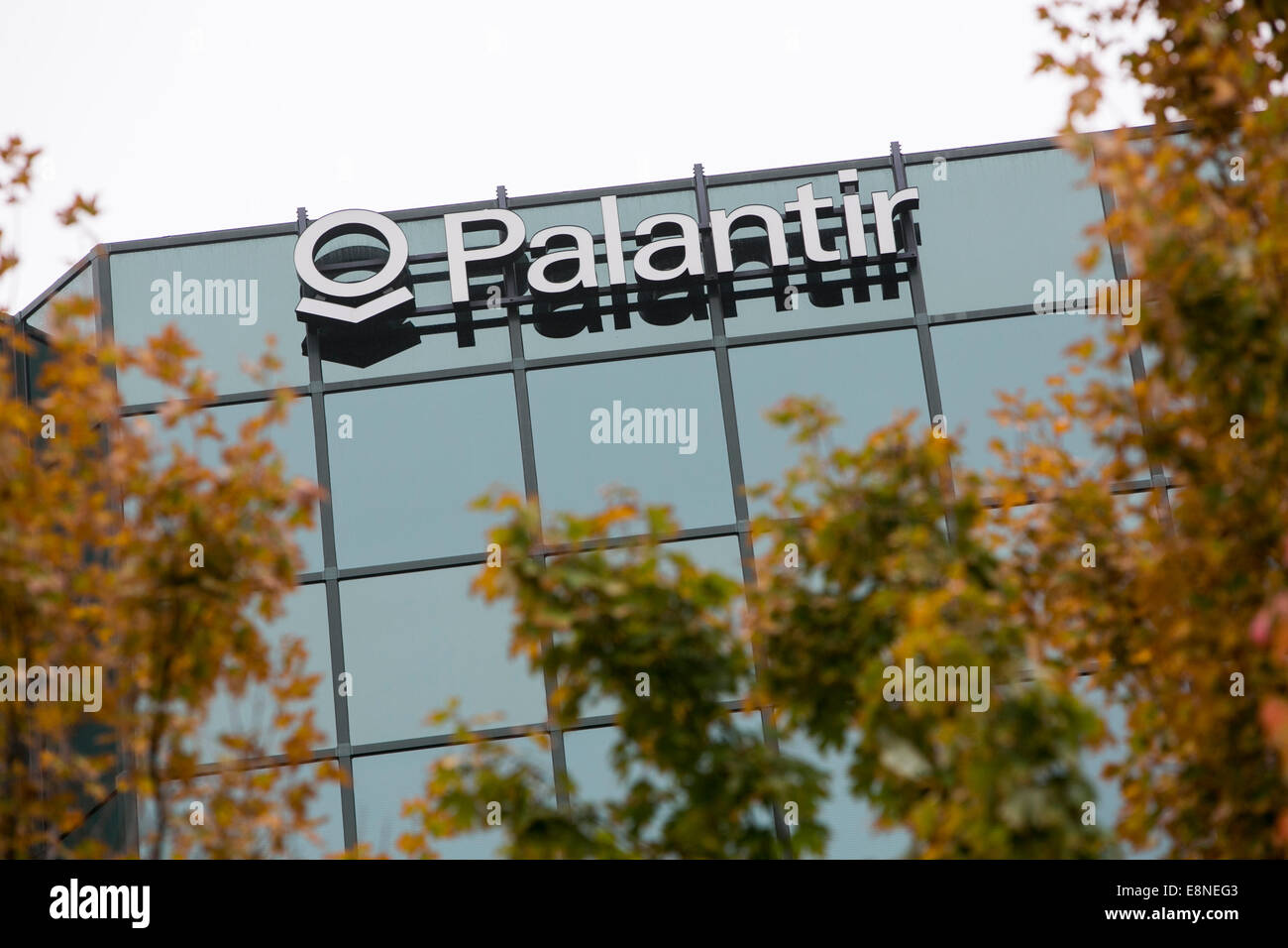 Ein Bürogebäude von Technologieunternehmen Palantir in McLean, Virginia am 11. Oktober 2014 besetzt. Stockfoto