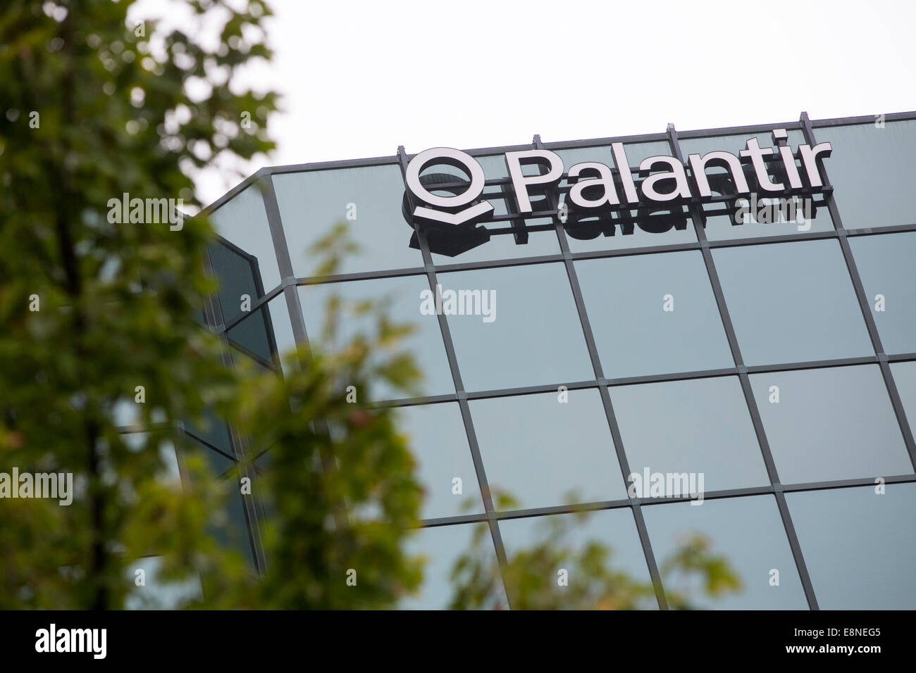 Ein Bürogebäude von Technologieunternehmen Palantir in McLean, Virginia am 11. Oktober 2014 besetzt. Stockfoto