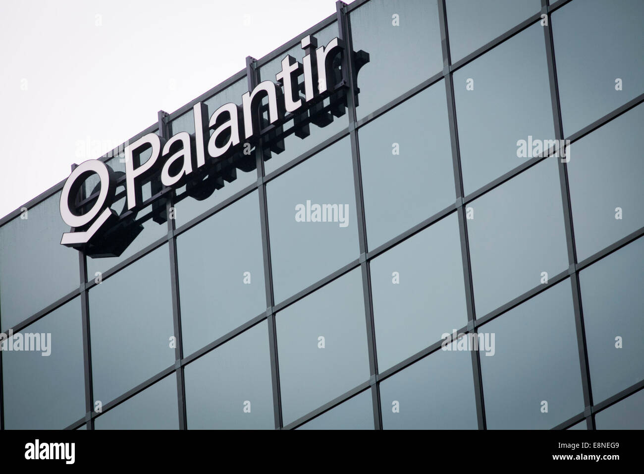 Ein Bürogebäude von Technologieunternehmen Palantir in McLean, Virginia am 11. Oktober 2014 besetzt. Stockfoto