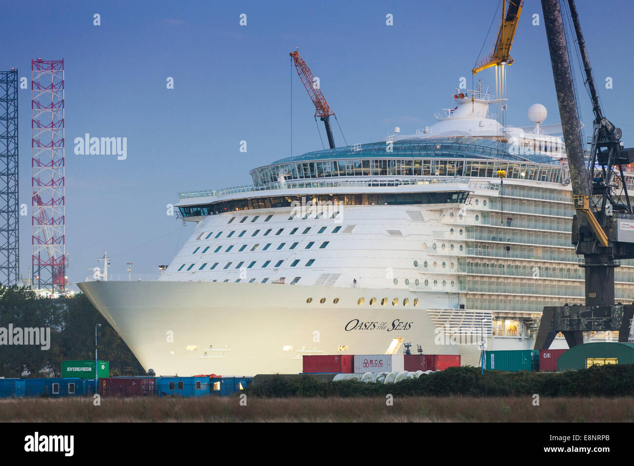 Kreuzfahrtschiff MS Oasis von der Meere von Royal Caribbean Cruises Ltd in einem Trockendock in der Keppel Verolme Hof Rotterdam-Niederlande Stockfoto
