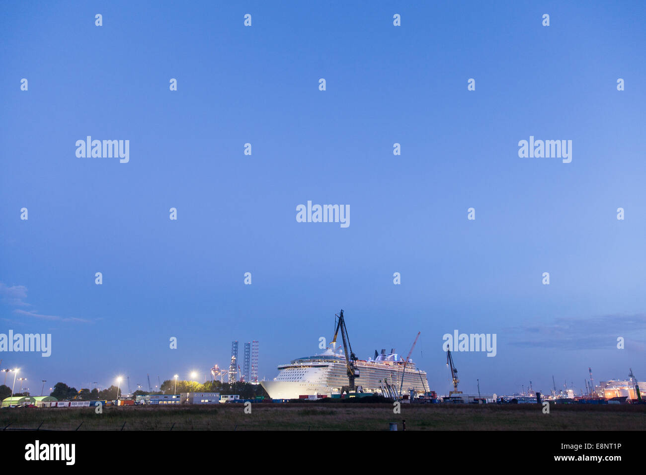 Kreuzfahrtschiff MS Oasis von der Meere von Royal Caribbean Cruises Ltd in einem Trockendock in der Keppel Verolme Hof Rotterdam-Niederlande Stockfoto