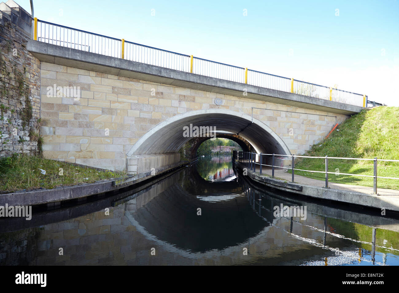 Moderne Kanalbrücke in Blackburn Stockfoto