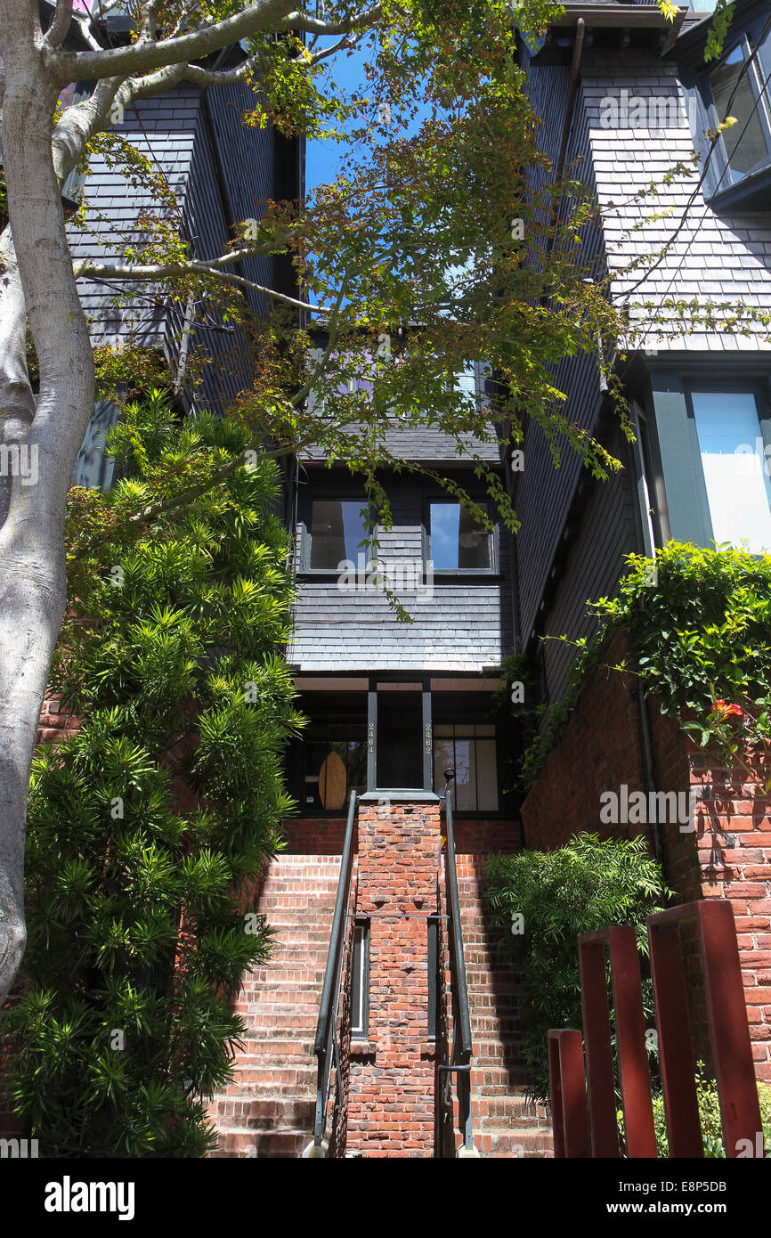 Stufen hinauf zum Eingang zu einem Haus in Pacific Heights, San Francisco Stockfoto