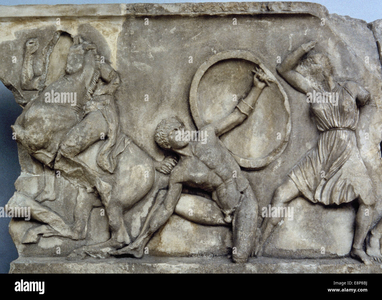 Mausoleum von Halikarnassos. 353-350 V. CHR.. Kampf mit den Amazonen. Bas-Reliefs von Skopas.  British Museum. London. Stockfoto