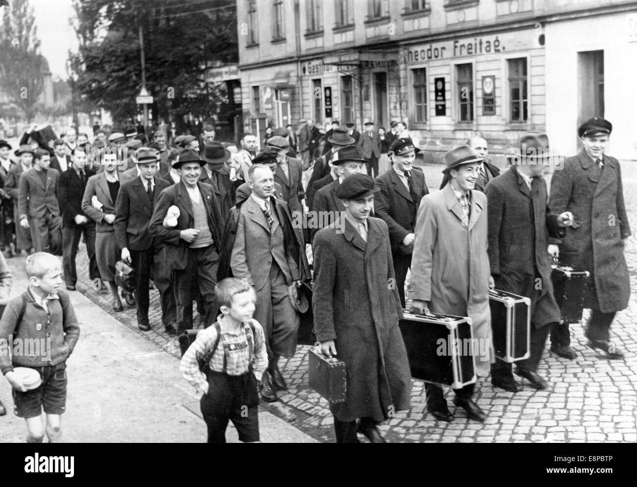 Das Bild von einer Nazi-Reportage zeigt Sudeten deutsche Flüchtlinge ...
