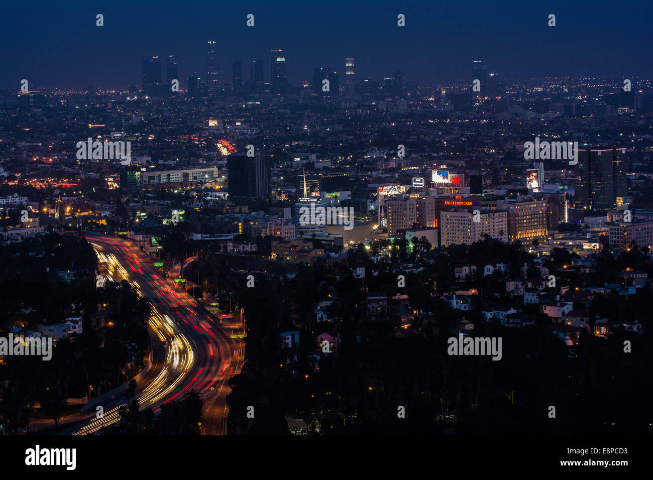 Blick auf 101 Freeway & Los Angeles von Mulholland Drive, Kalifornien, USA Stockfoto