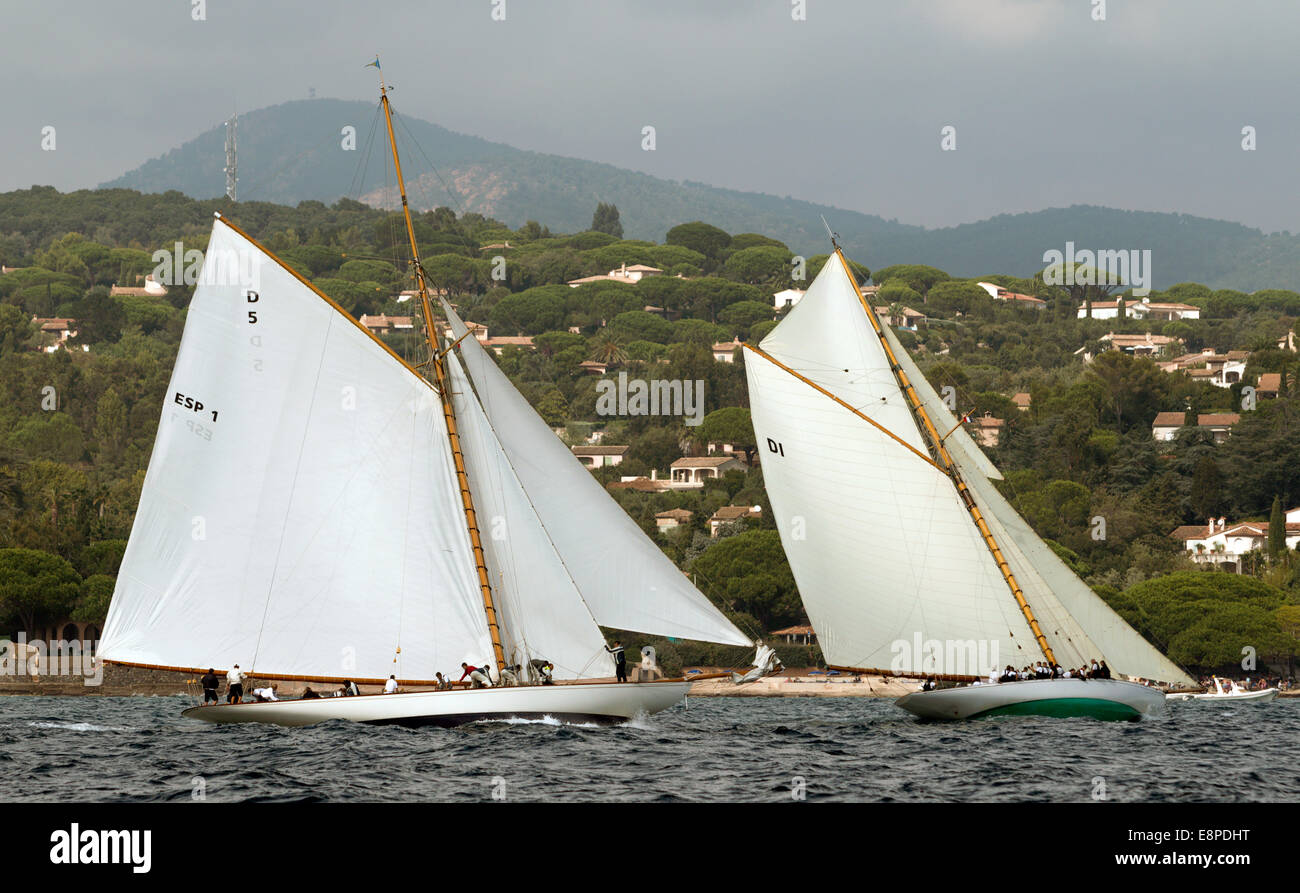 Hispania & Mariska klassische Boote in Regatta rund um Saint-Tropez Stockfoto
