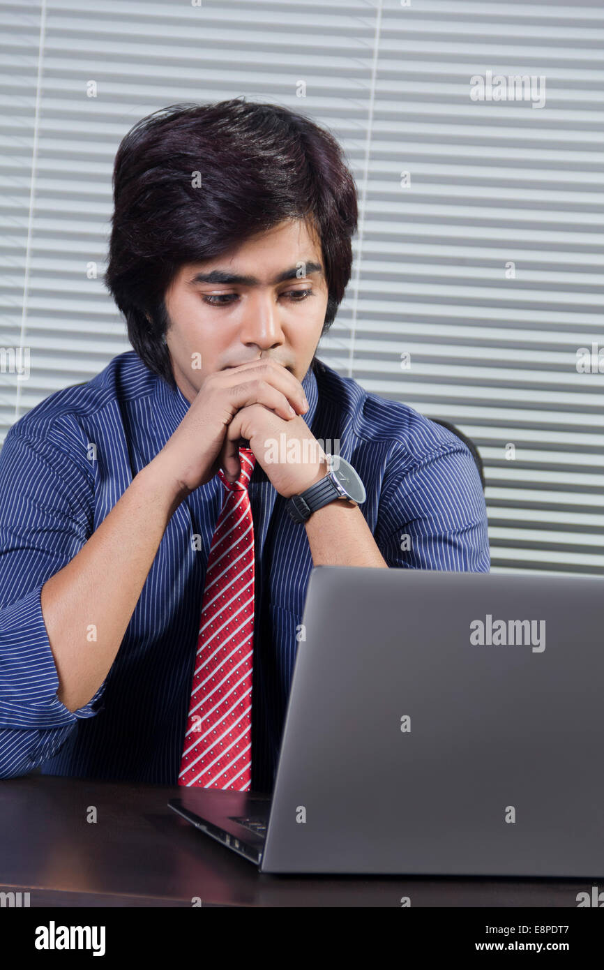 indischer Geschäftsmann laptop Stockfoto