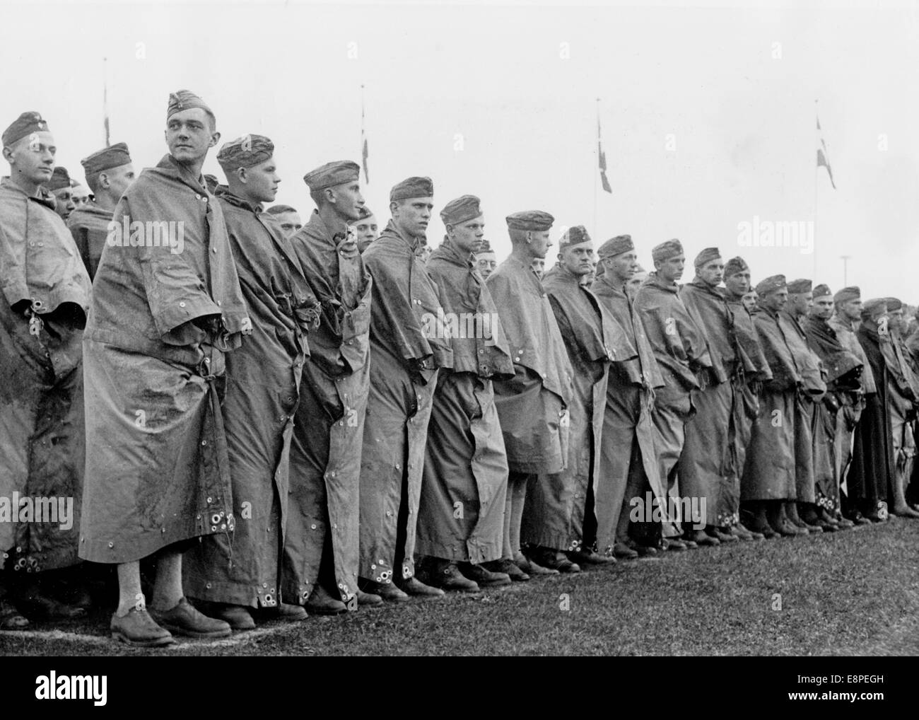 Mitglieder des HJ (Hitlerjugend) während eines Appells am "Tag der Hitlerjugend" auf dem Nazi-Parteigelände in Nürnberg. Datum unbekannt. Fotoarchiv für Zeitgeschichtee – KEIN KABELDIENST – Stockfoto