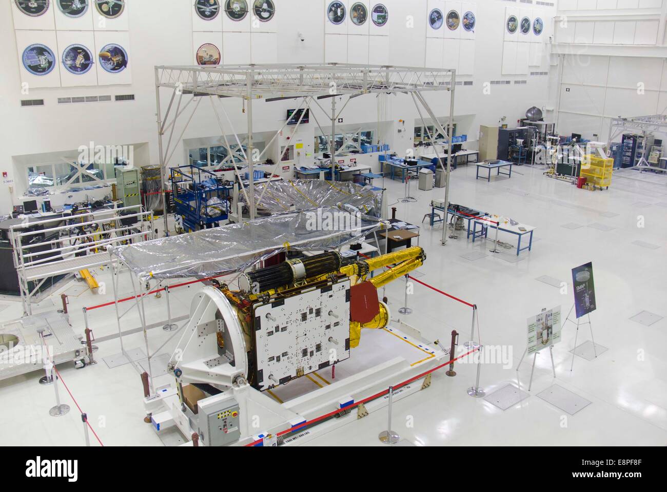 Los Angeles, USA. 12. Oktober 2014. Foto aufgenommen am 12. Oktober 2014 zeigt das Raumfahrzeug Montagehalle am Jet Propulsion Laboratory der NASA in Los Angeles, Vereinigte Staaten. Mehr als 50.000 Menschen besuchten Jet Propulsion Laboratory der NASA während der jährlichen open Days vom Okt. 11 bis 12. Bildnachweis: Yang Lei/Xinhua/Alamy Live-Nachrichten Stockfoto