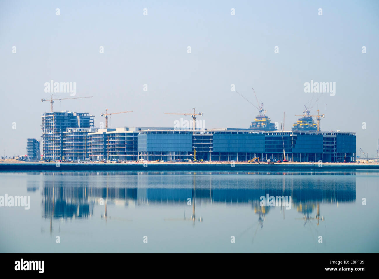 Blick über The Creek in Richtung neue Dubai Design District (d3) im Bau in der Business Bay in Vereinigte Arabische Emirate Stockfoto