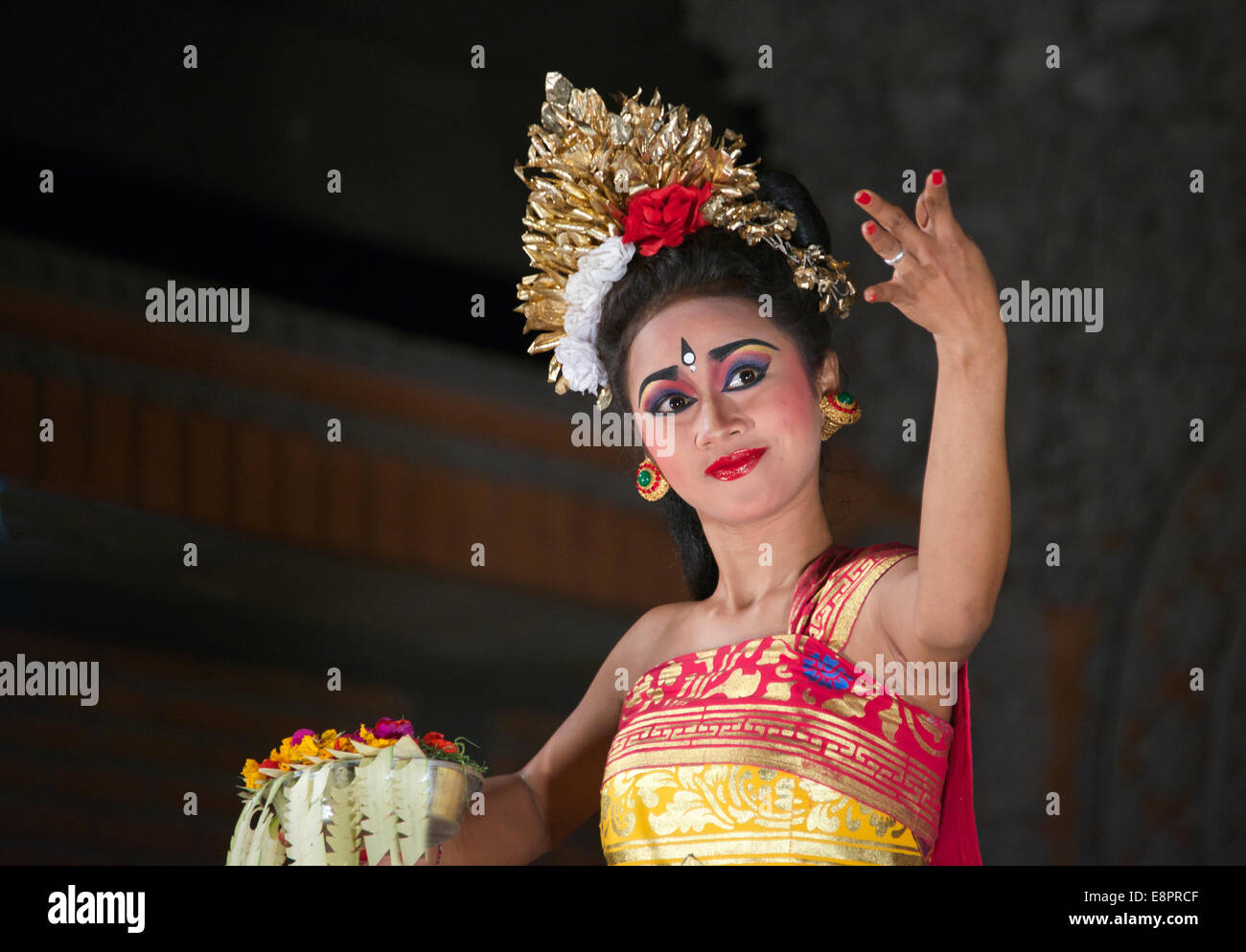 Close-up Tänzerin Pendet tanzen Ubud Bali Indonesien Stockfoto