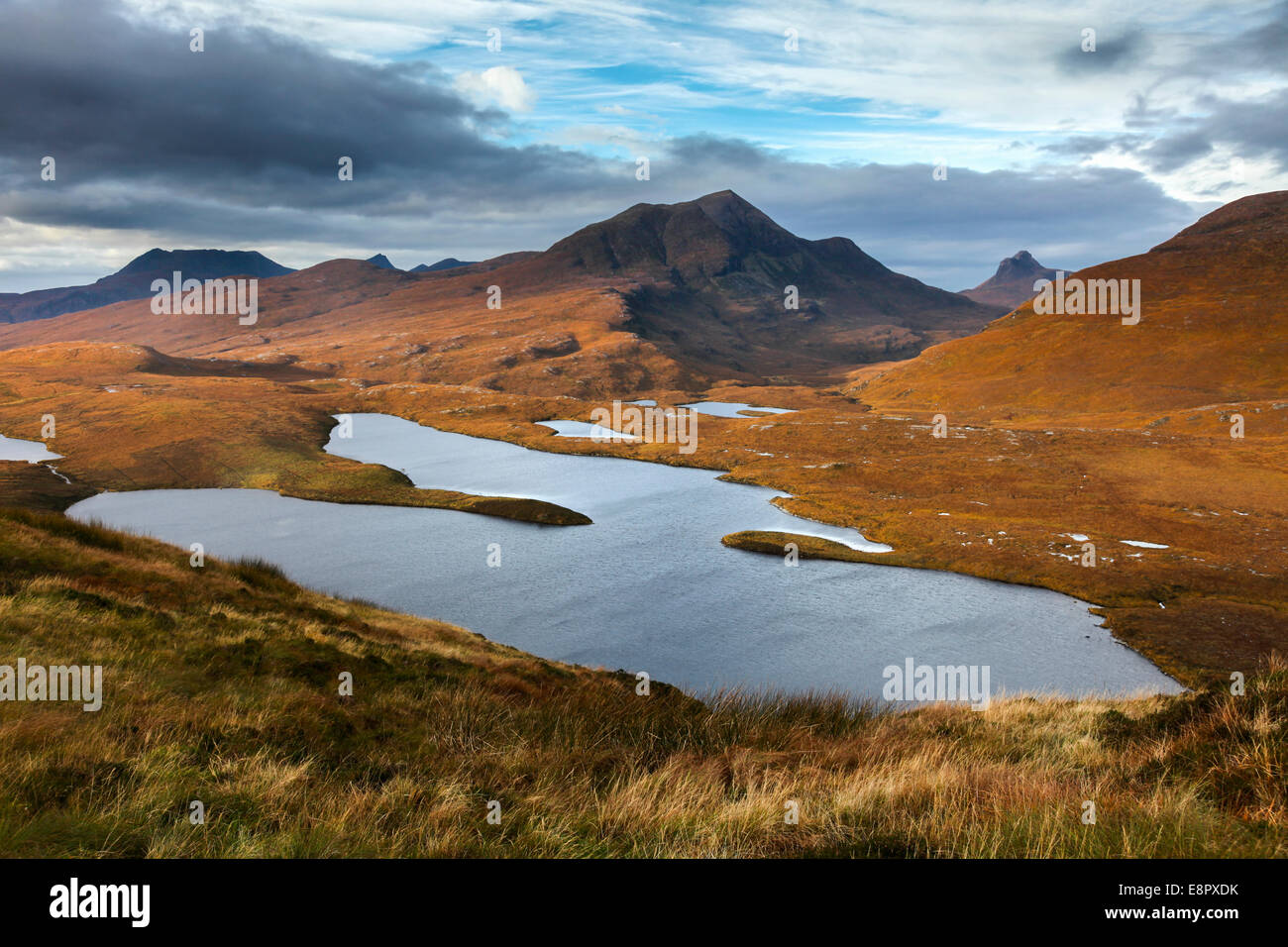 Stac Pollaidh eingefangen von Knockan Crag in den schottischen Highlands. Stockfoto