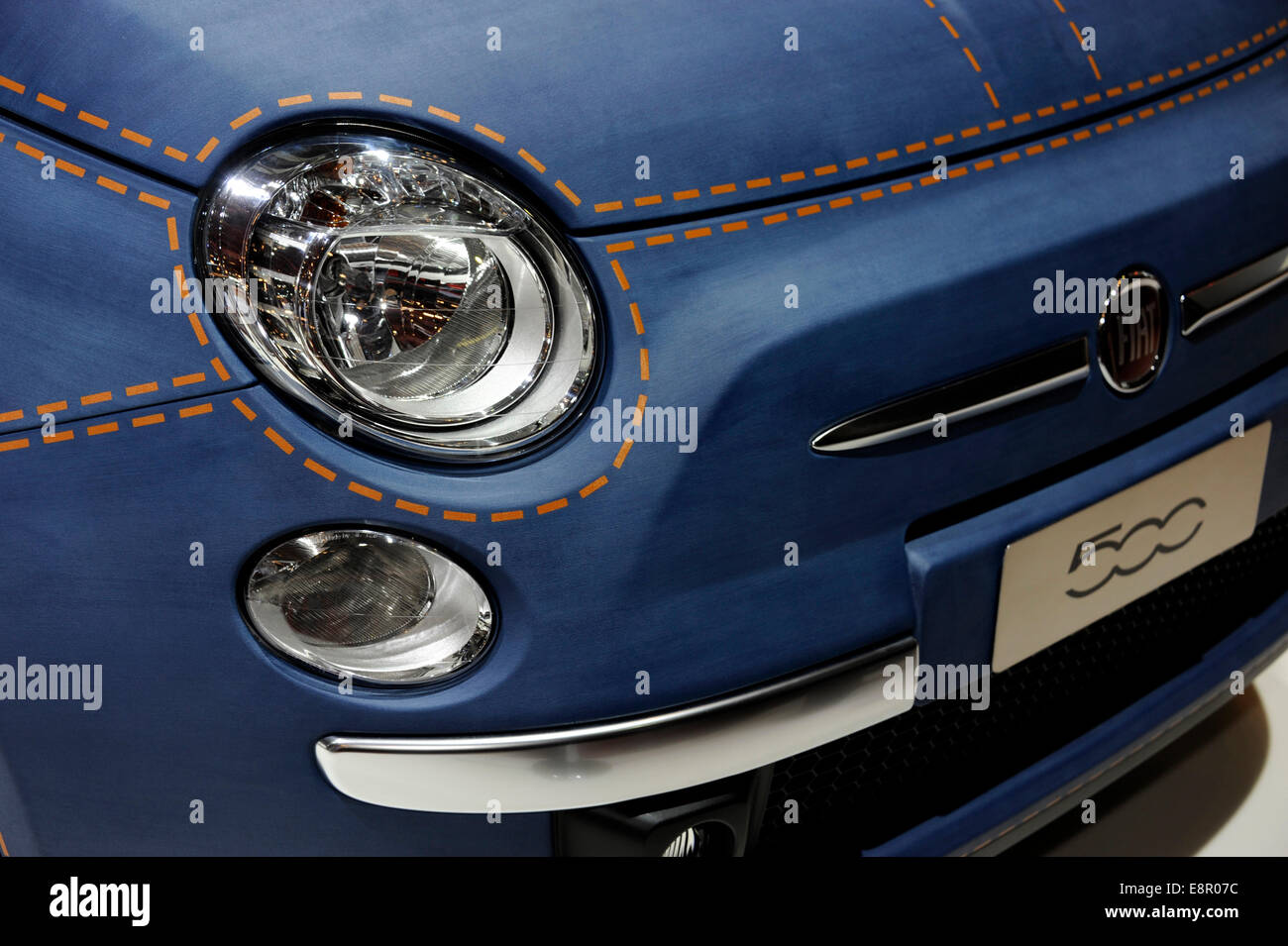 Fiat 500 blaue Jeans, Paris Motor Show, Frankreich Stockfoto