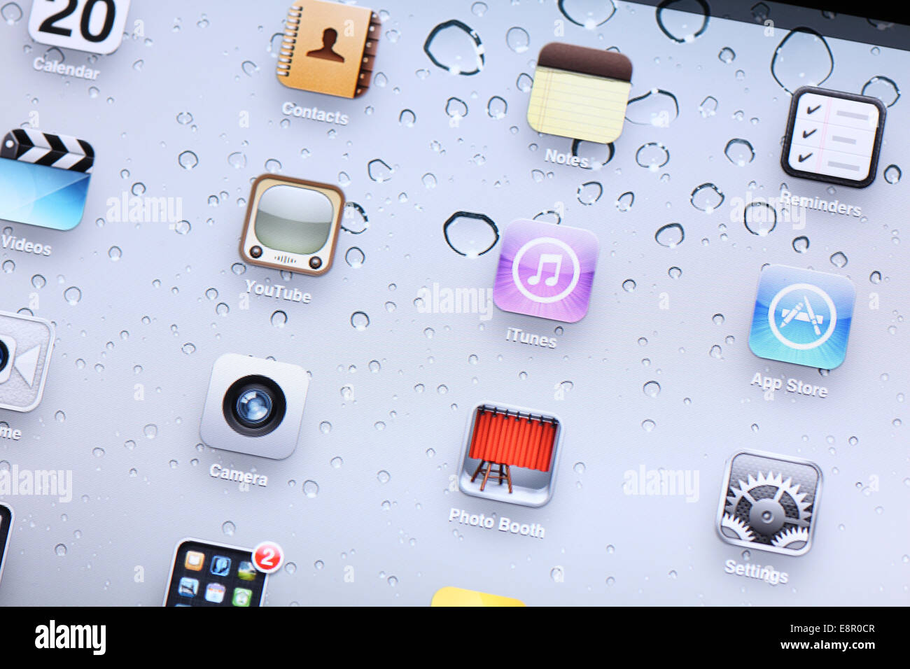 Tambow, Russische Föderation - 20. November 2011: Nahaufnahme des Startbildschirms auf einem iPad 2. iPad wird von Apple Inc. produziert. Stockfoto