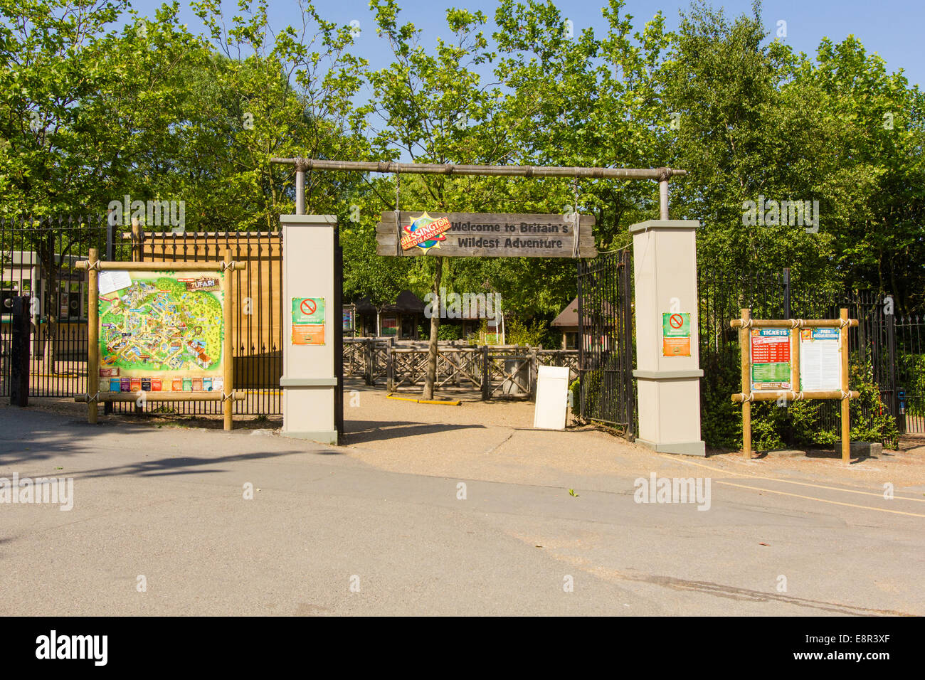 Eingang zum Freizeitpark Chessington World of Adventures. Stockfoto