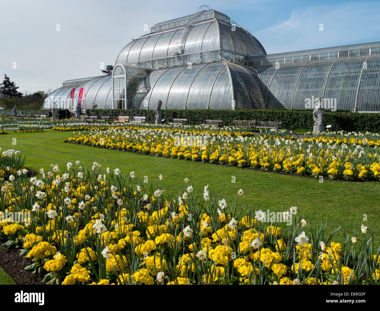 Europa, Großbritannien, England, London, Kew Gardens Palmenhaus im Frühjahr Stockfoto