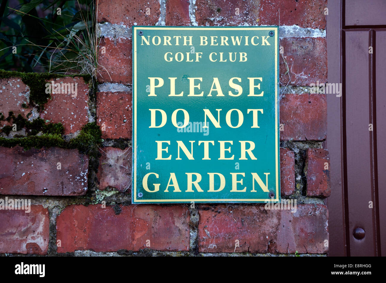 Private Bewohner rund um den Westen Links Golfclub will nicht Golfer in ihren Gärten auf der Suche nach verlorenen Bällen. Stockfoto