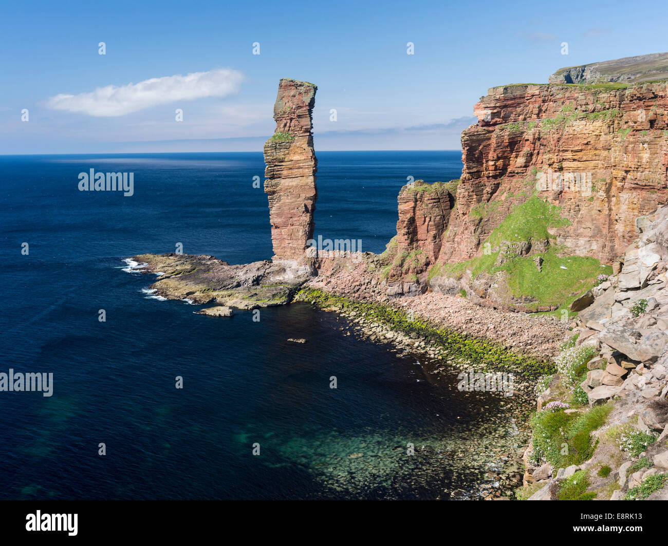 Old Man of Hoy, eines der Symbole der Orkney-Inseln, Orkney Inseln, Schottland. (Großformatige Größen erhältlich) Stockfoto