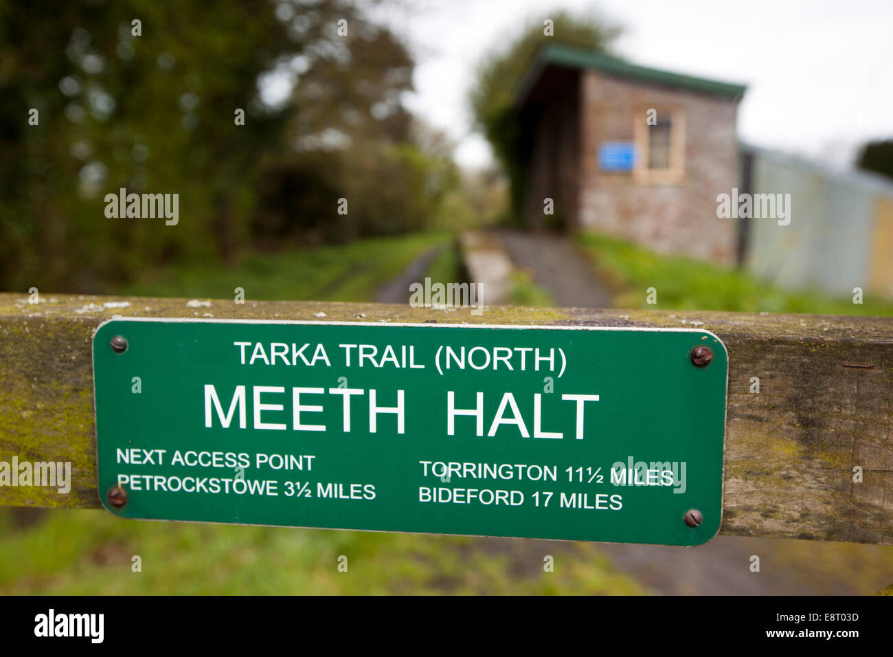 Großbritannien, England, Devon, Meeth, Tarka Trail unterzeichnen am südlichen Ende des Weges Stockfoto