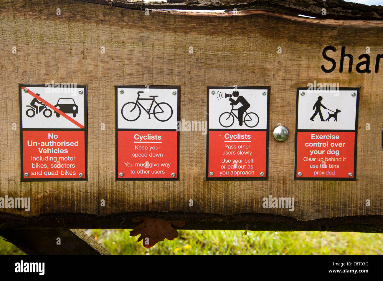 Großbritannien, England, Devon, Meeth, Tarka Trail Einschränkung Zeichen Stockfoto