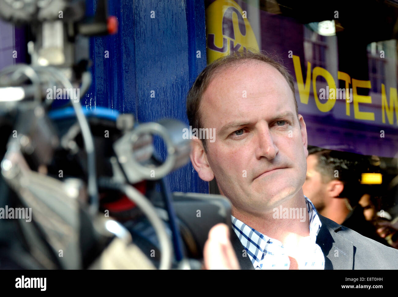 Douglas Carswell MP (UKIP: Clacton-on-Sea) in Rochester, Mark Reckless vor der Nachwahl 2014 zu unterstützen Stockfoto