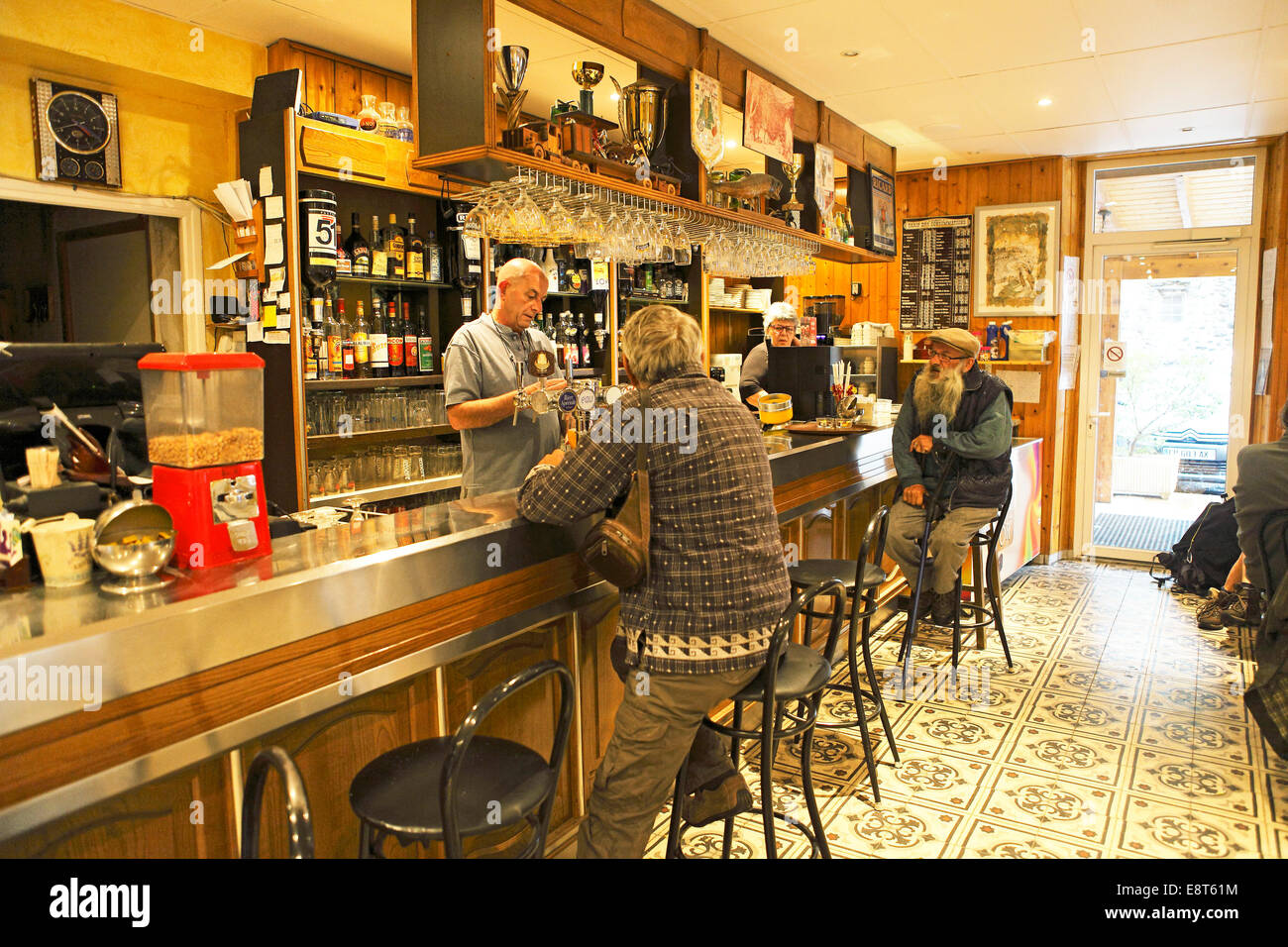 Café in Colmars oder Colmars-Les-Alpes, Alpes-de-Haute-Provence, Provence-Alpes-Côte d ' Azur, Frankreich Stockfoto