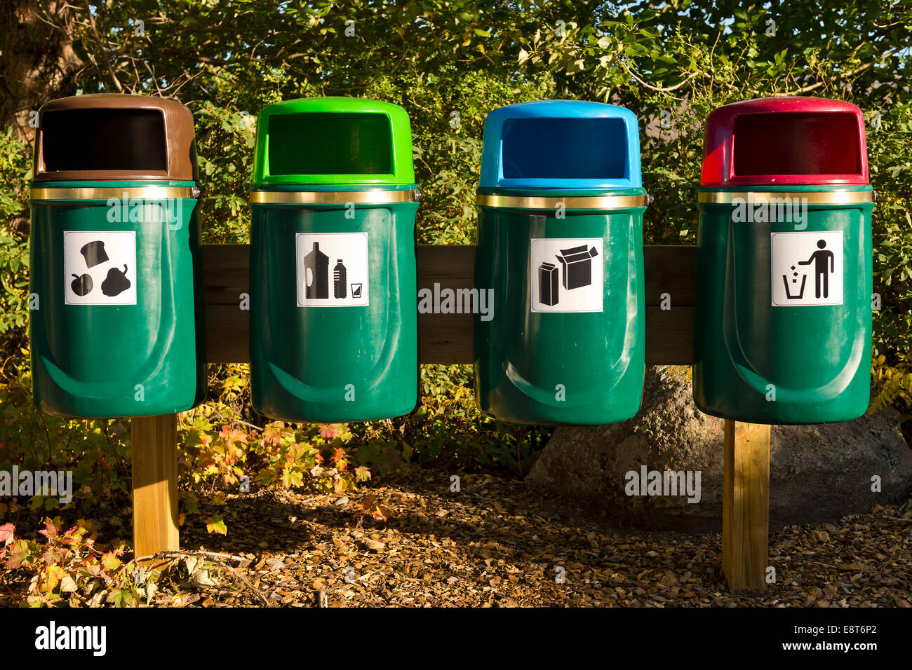 Mülleimer für Mülltrennung, Island Stockfoto