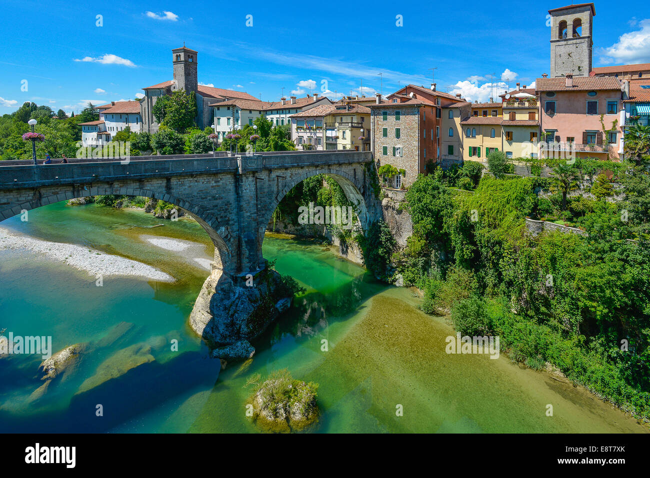 Italia Friaul VG Cividale Il Ponte del Diavolo Sul Fiume Natisone | Italien Friaul-Julisch Venetien Cividale Ponte del Diavolo oder Stockfoto
