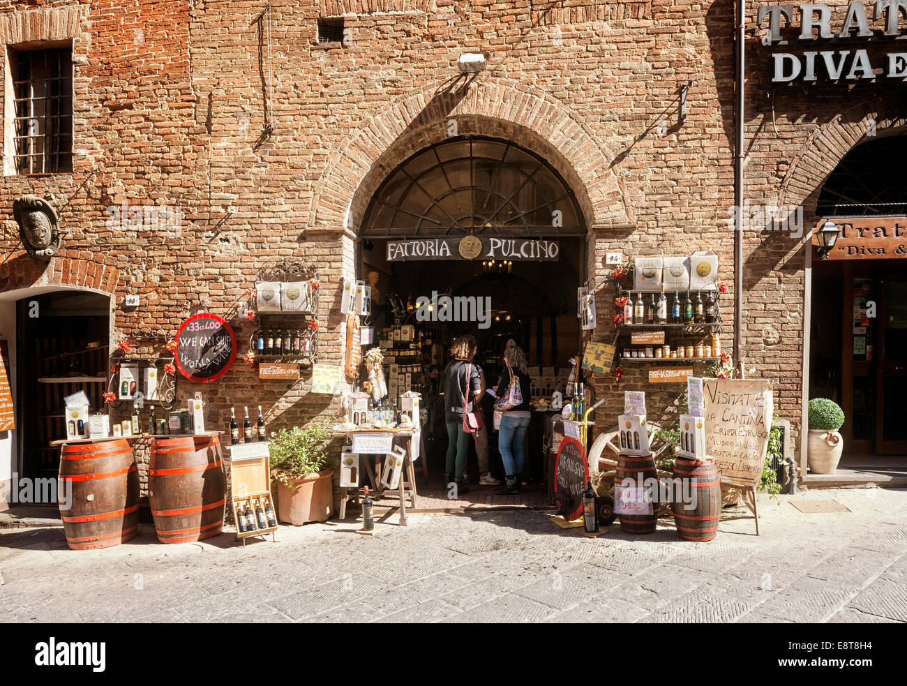 Vinothek in Montepulciano Stockfoto