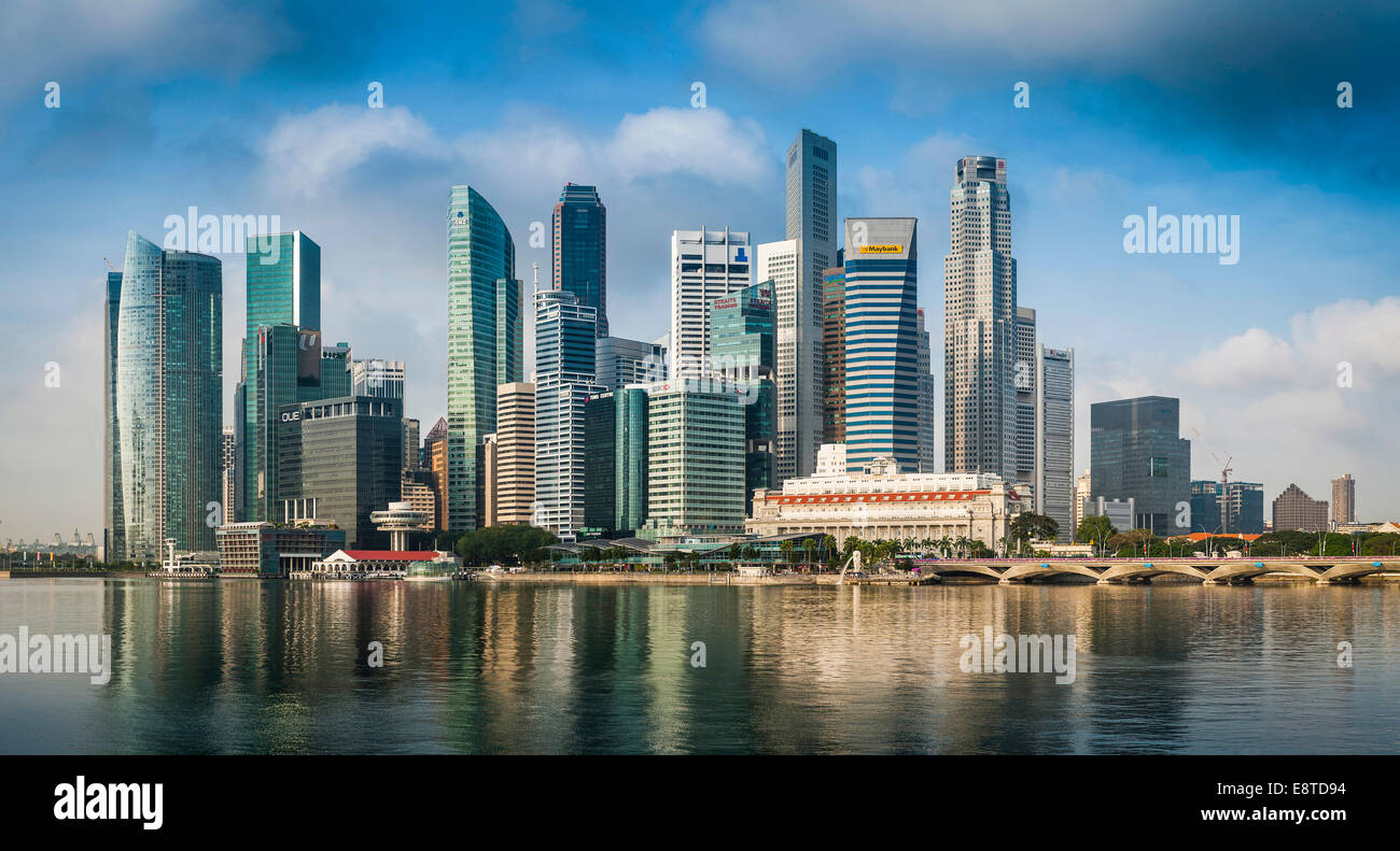 Wolkenkratzer in der Skyline von Singapur und Waterfront, Singapur Stockfoto
