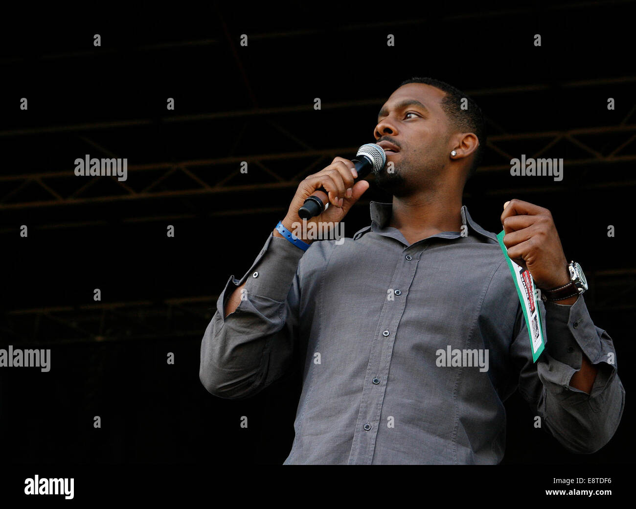 TV und Radio Persönlichkeit Richard Blackwood auf der Bühne im Hyde Park Stockfoto