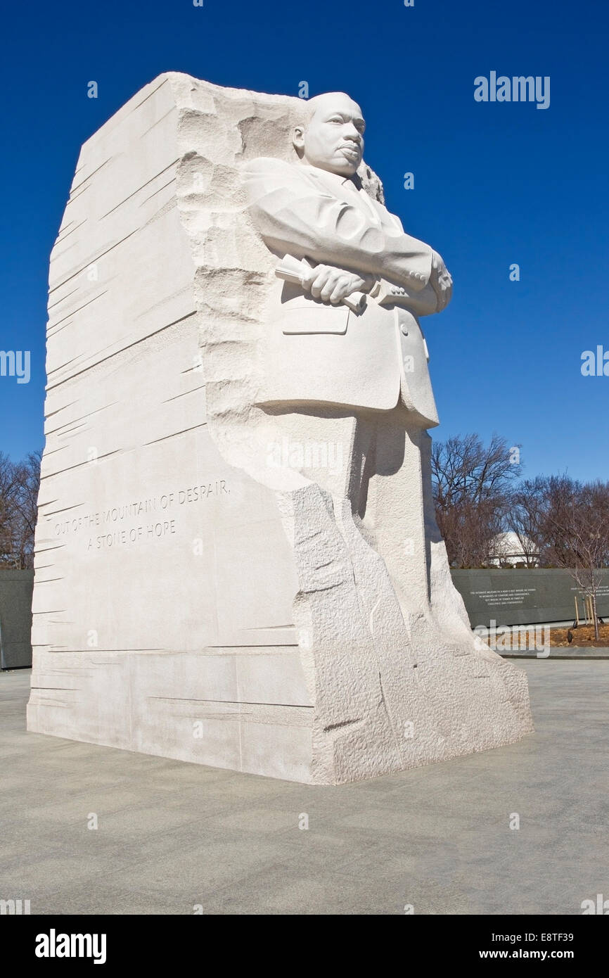 Denkmal von Martin Luther King Jr., Washington DC, vor blauem Himmel Stockfoto