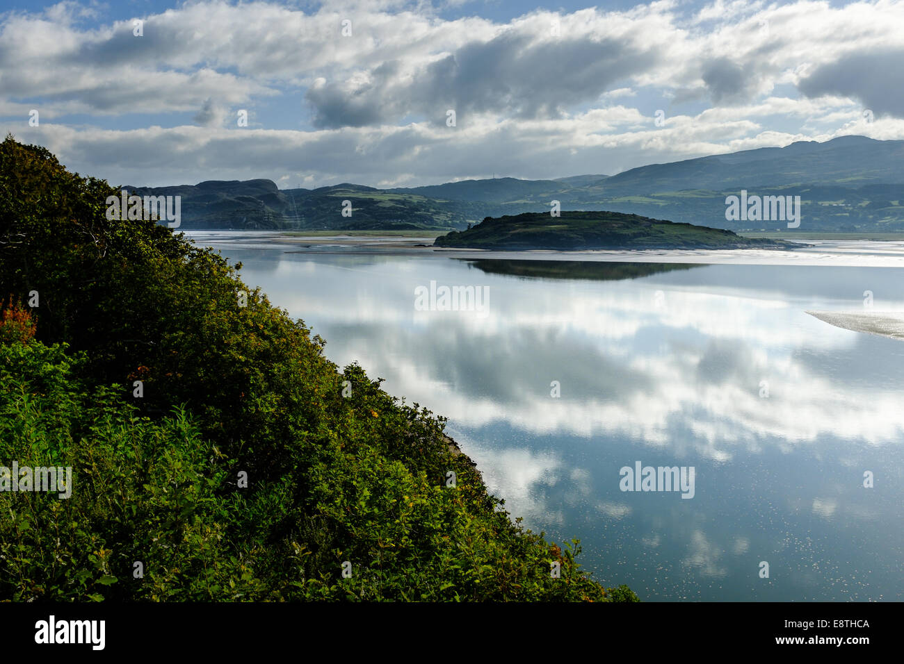 Blick über die Mündung des Flusses Dwyryd, Portmeirion, North Wales, 7. September 2014. Stockfoto