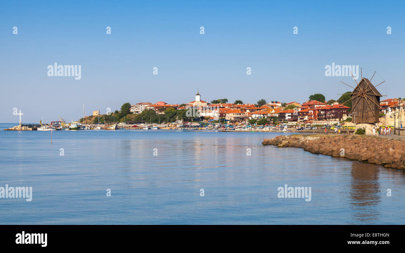 Panorama der antiken Stadt Nessebar, Bulgarien. Schwarzmeer-Küste im sonnigen Tag Stockfoto