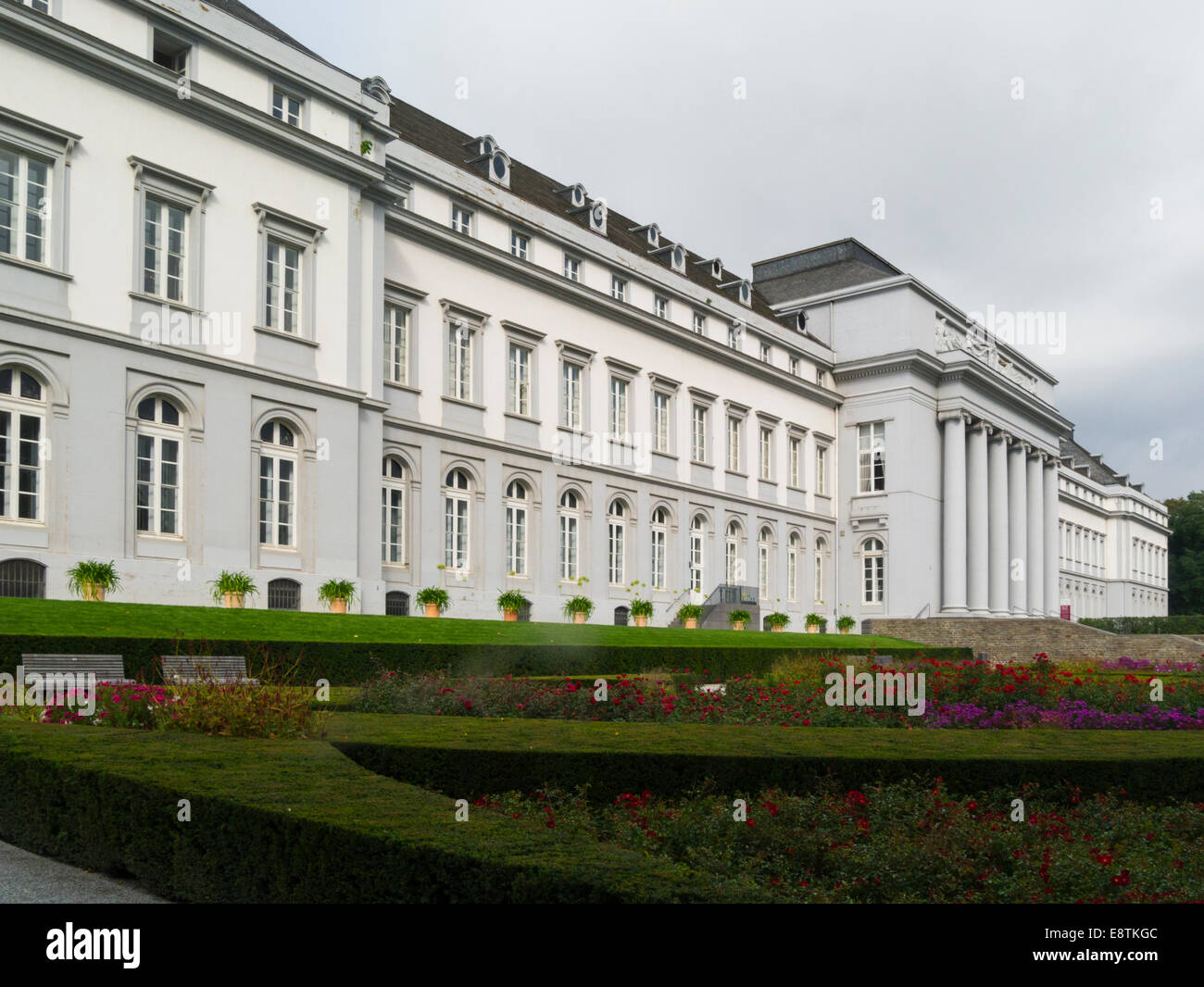 Kurfurstfiches Schloss-Kurfürstliche Schloss frühere Heimat der Erzbischof von Trier Koblenz Deutschland EU auf der schönen September Herbstanfang Wetter Stockfoto