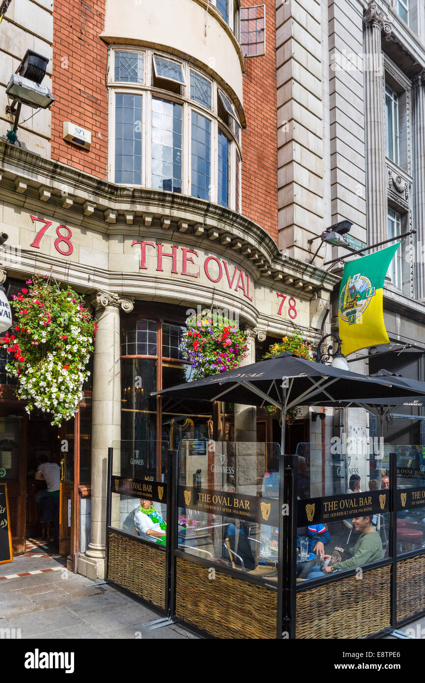 Die ovale Bar im Abbey Street im Stadtzentrum, Stadt Dublin, Irland Stockfoto