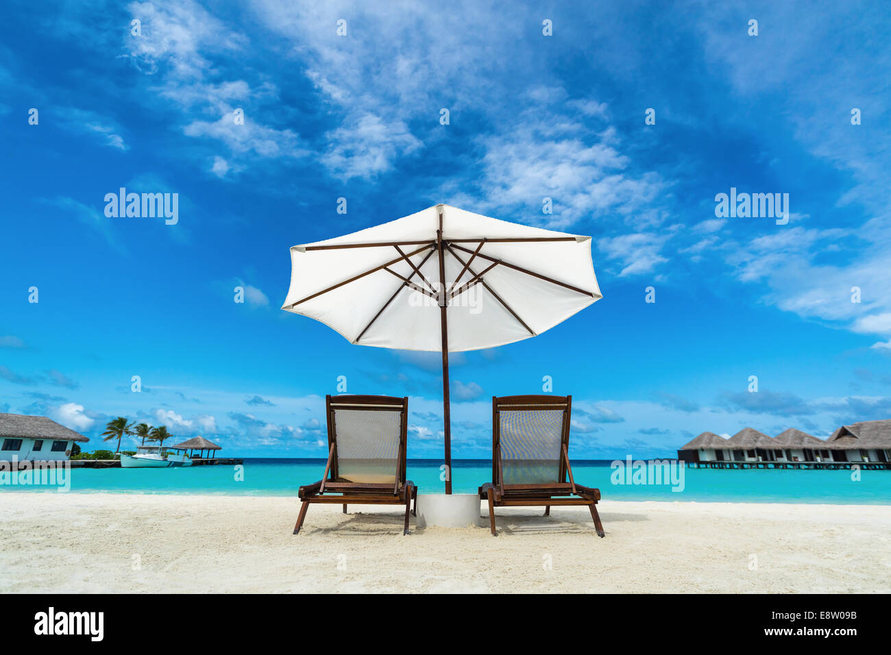 Strand liegestuhl -Fotos und -Bildmaterial in hoher Auflösung – Alamy
