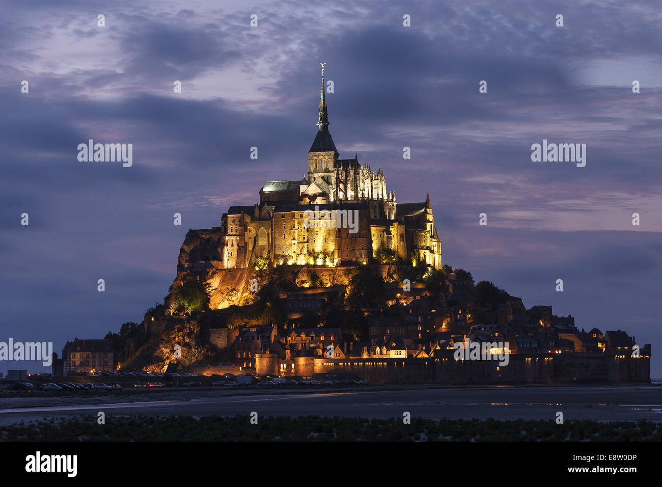 Mont Saint-Michel von Twilight. Basse-Normandie, Frankreich. Stockfoto