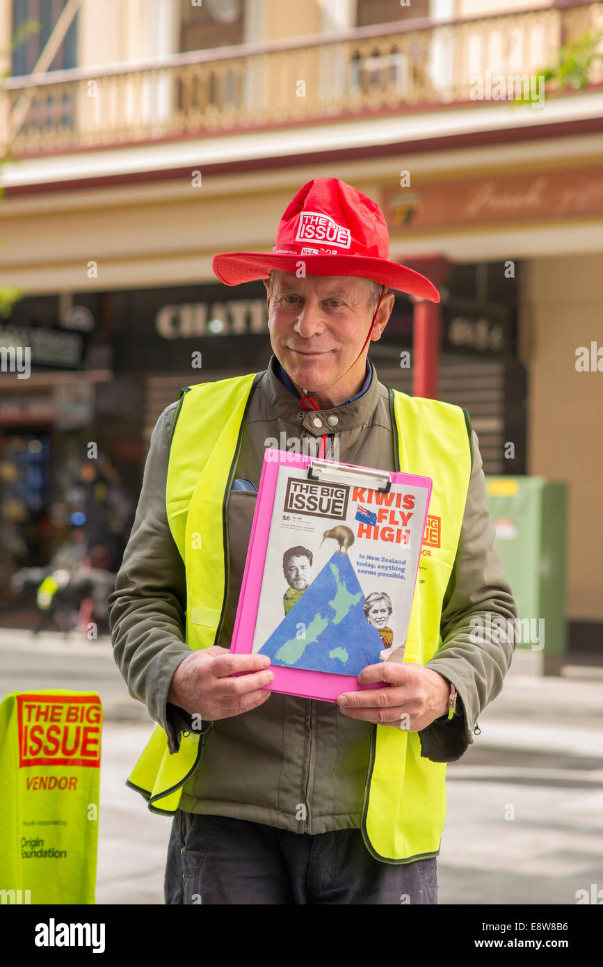 "Big Issue" Verkäufer in Rundle Mall Adelaide Australien Stockfoto