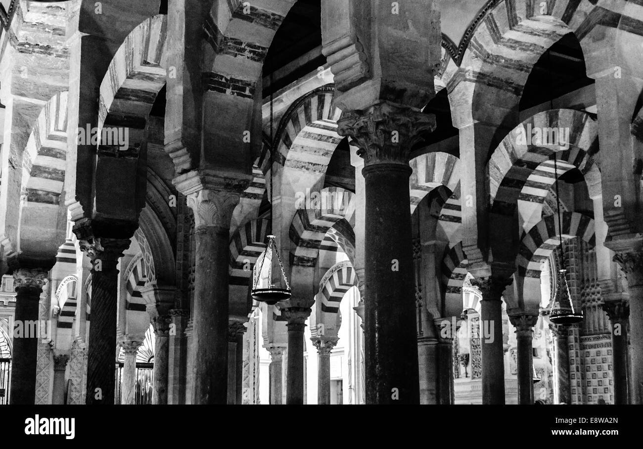 Die Moschee-Kathedrale von Córdoba ist eine mittelalterliche islamische Moschee, die in eine römisch-katholische christliche Kathedrale umgewandelt wurde Stockfoto