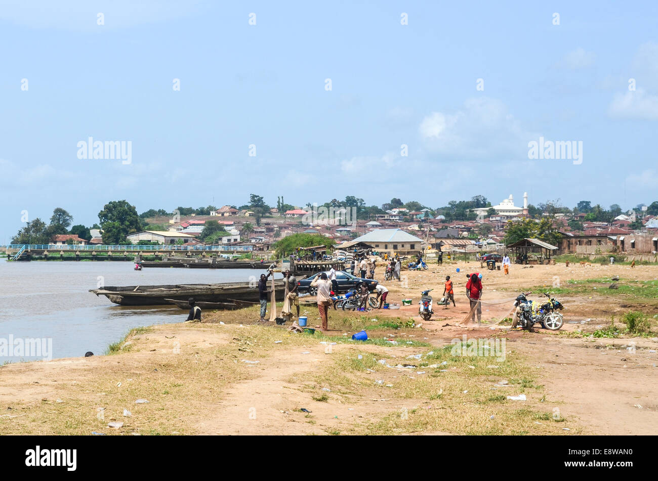 Hafen von Idah, Kogi State, Nigeria. Idah und Agenebode sind zwei Städte, die einander über den Fluss Niger in Nigeria Stockfoto