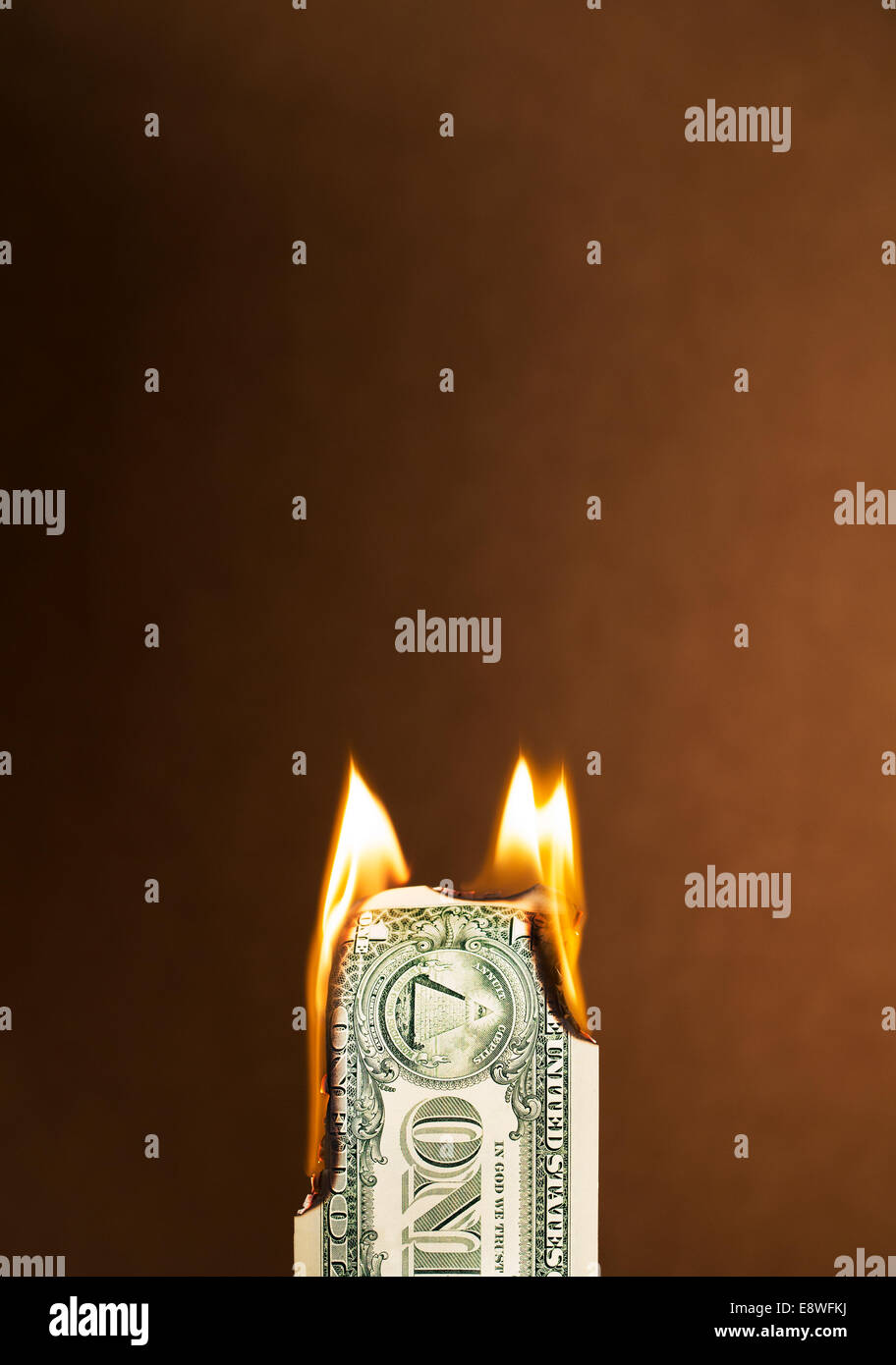 Gefaltet, Dollar Bill brennen Stockfoto