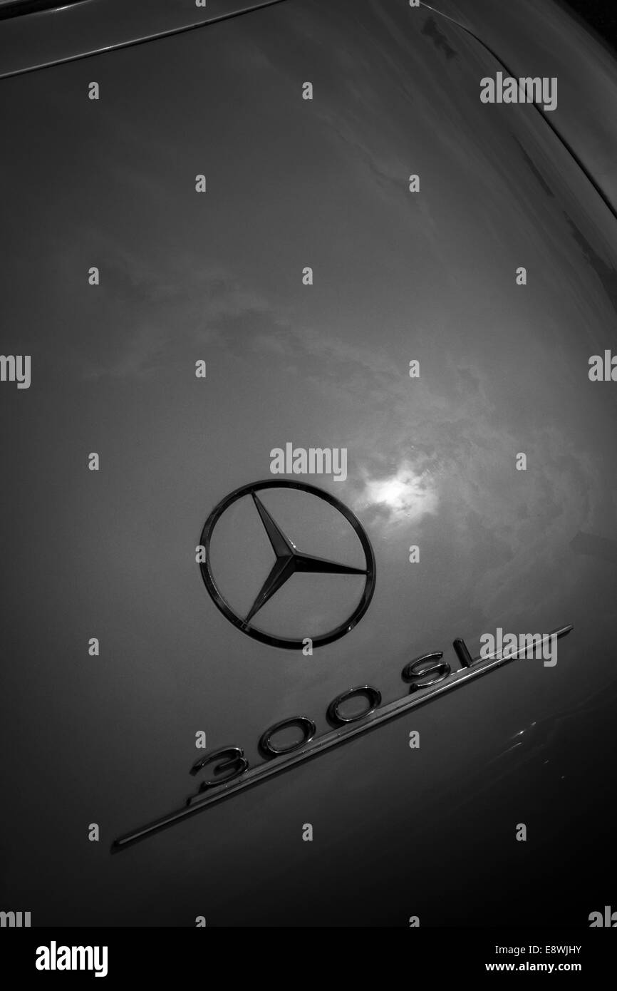 Mercedes Auto Abzeichen Stockfoto