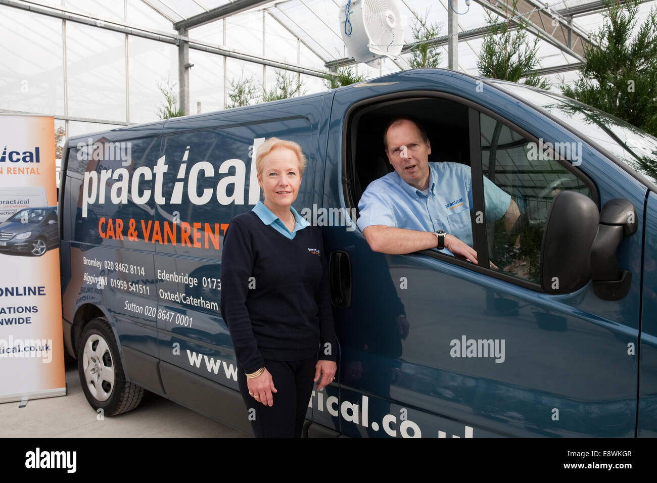 Bridget Horrocks und Mark Stokoe von praktischen Auto und Van mieten war mit einem Stand auf der Bromley und Kent Business Expo am Temperierzeiten Gartencenter. Stockfoto