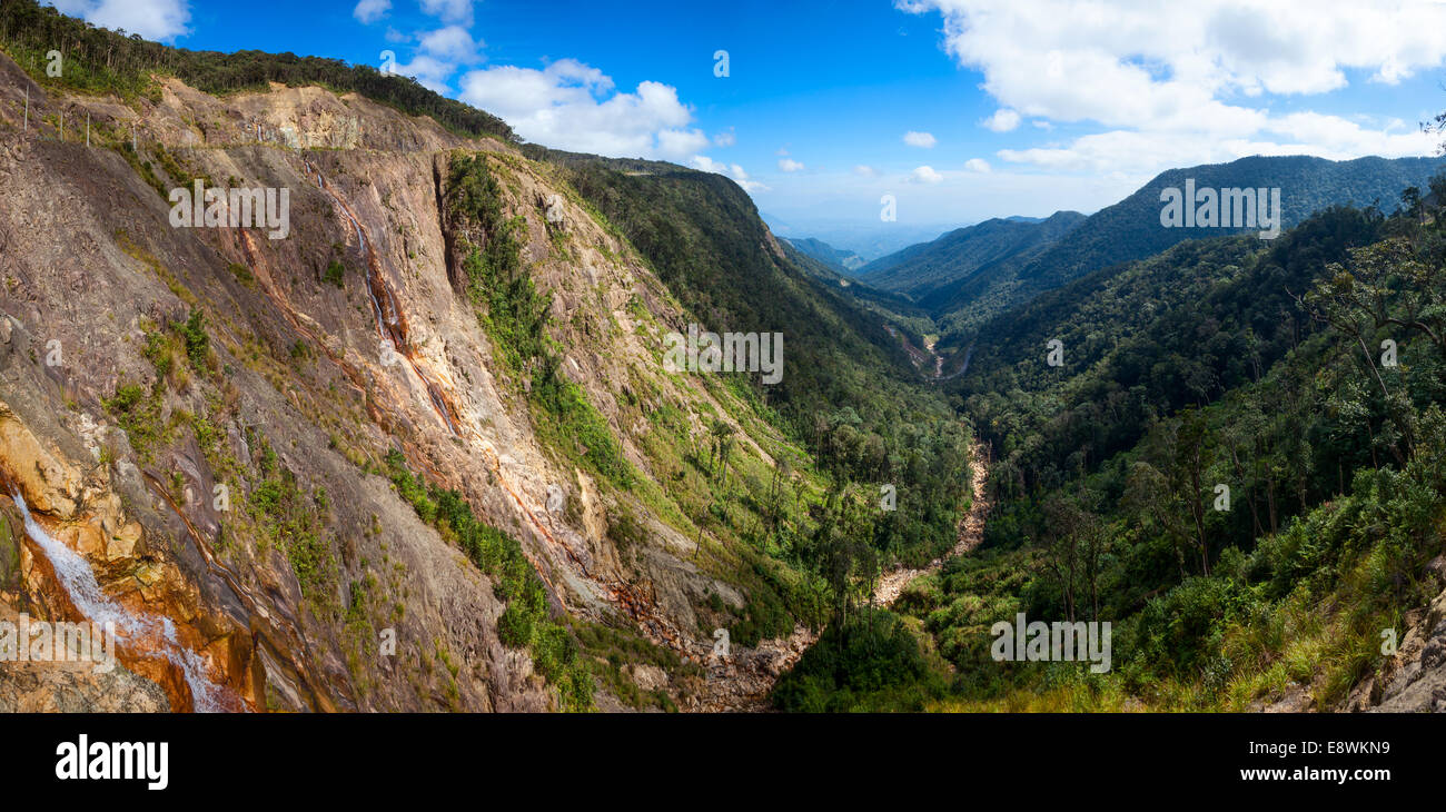 Panoramablick auf Bergtal in Vietnam Stockfoto