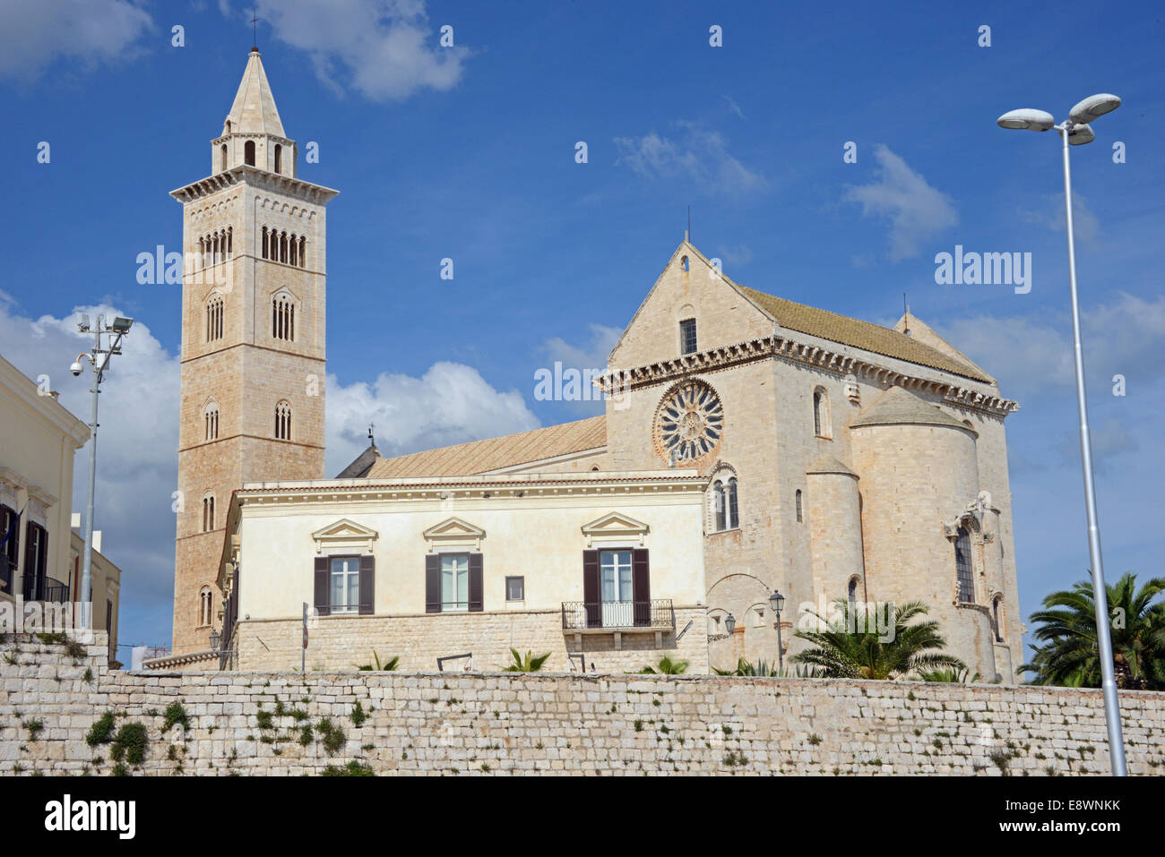 Die Kathedrale von St. Nikolaus der Pilger, Trani, Apulien, Italien Cattedrale di San Nicola Pellegrino, Trani, Apulien, Italien Stockfoto