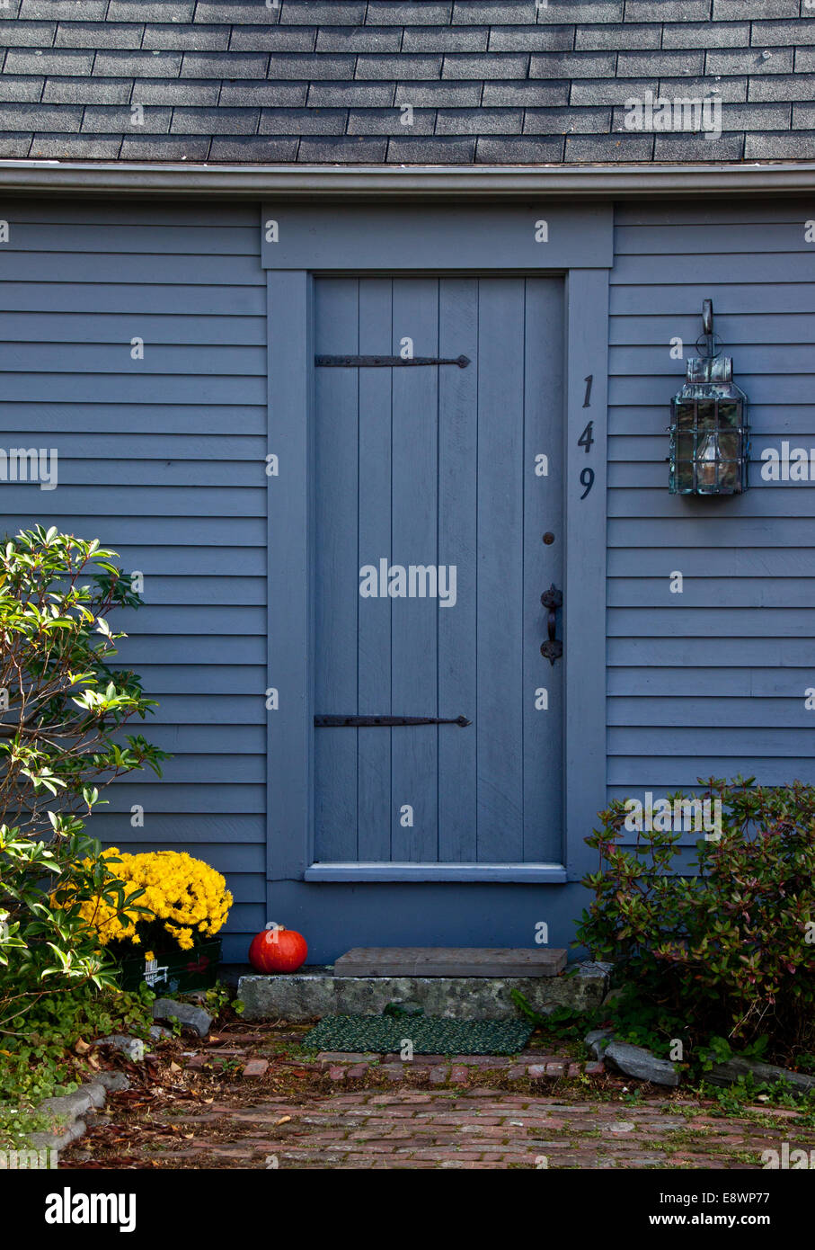 Eine Tür in Maine, für Halloween dekoriert Stockfoto