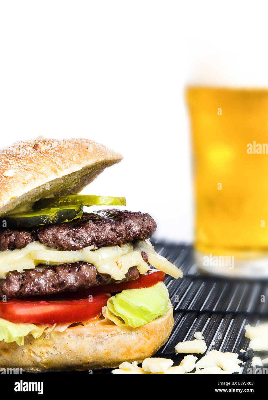 Stock Bilder - Burger in einem Brötchen Stockfoto